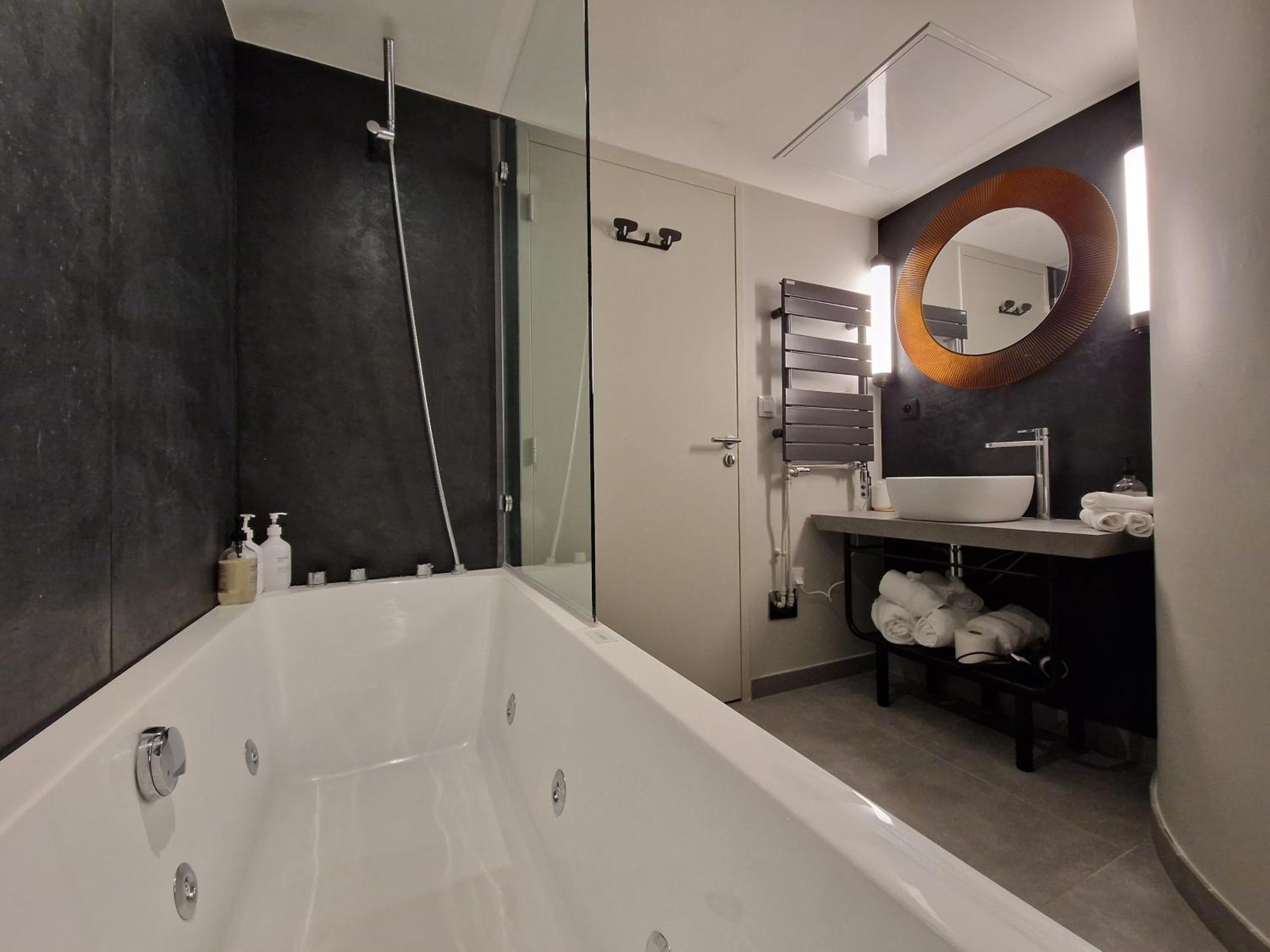 Domaine De L'Epau Eco-Resort Yvré-lʼÉvêque Esterno foto